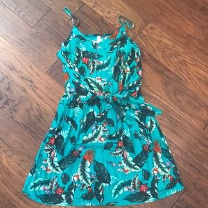 Green tropical print dress